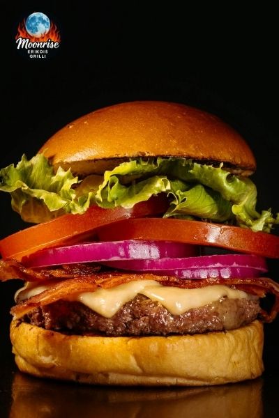 Mehukas juustohampurilainen, juicy cheese burger